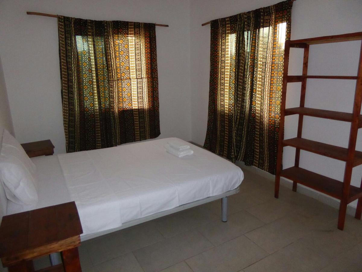 Sarawally Guesthouse Ampaya Exterior photo