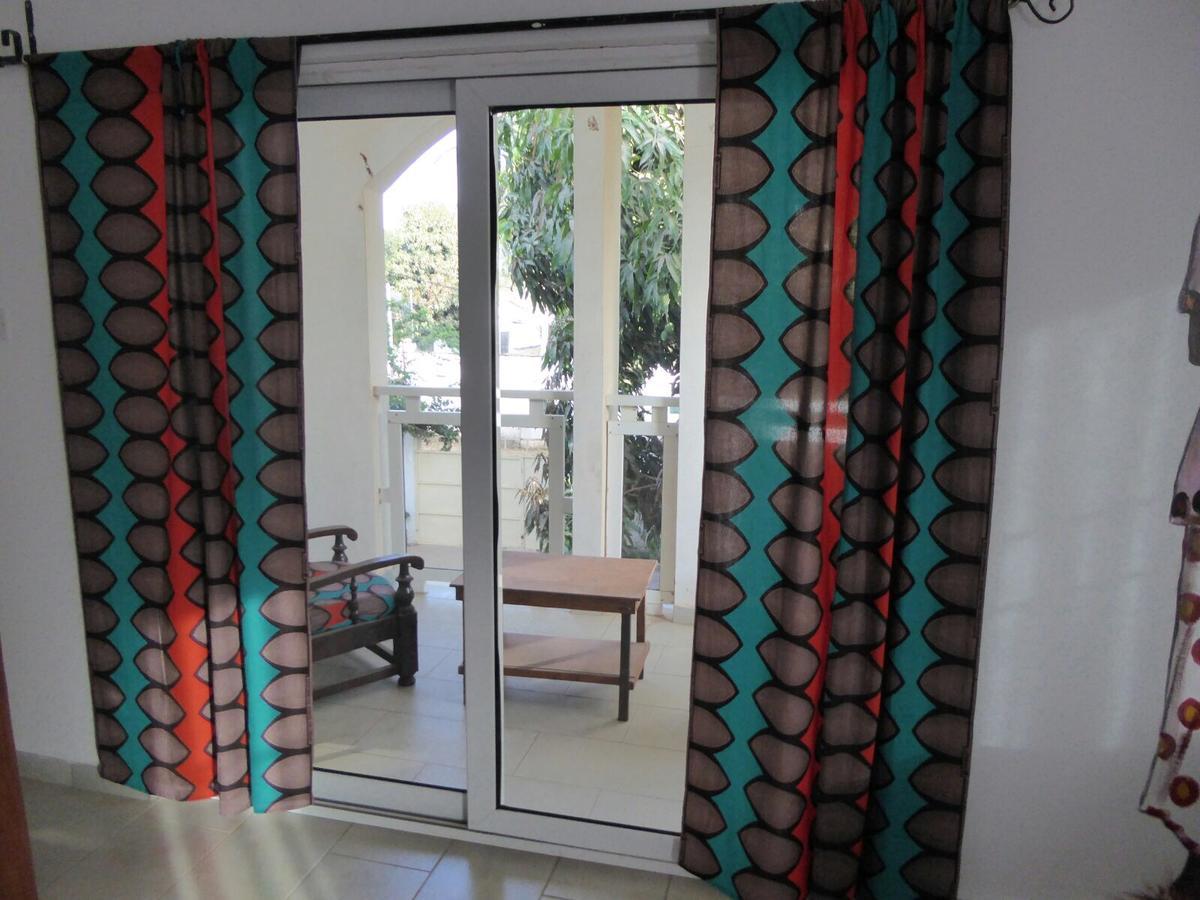 Sarawally Guesthouse Ampaya Exterior photo