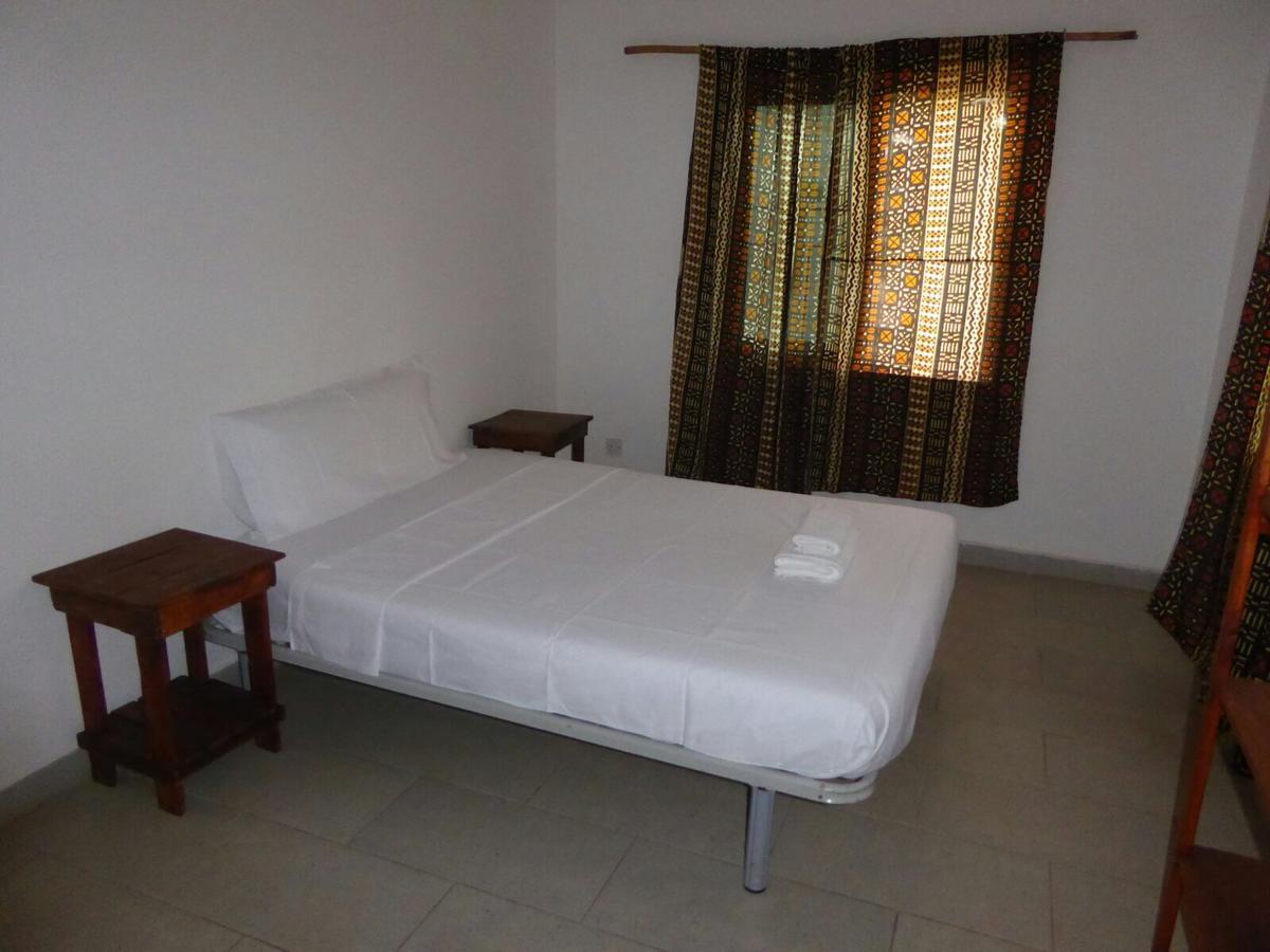 Sarawally Guesthouse Ampaya Exterior photo